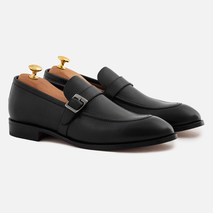 Noble Meridian Archie Loafer aus genarbtem Leder mit Gürteldetail