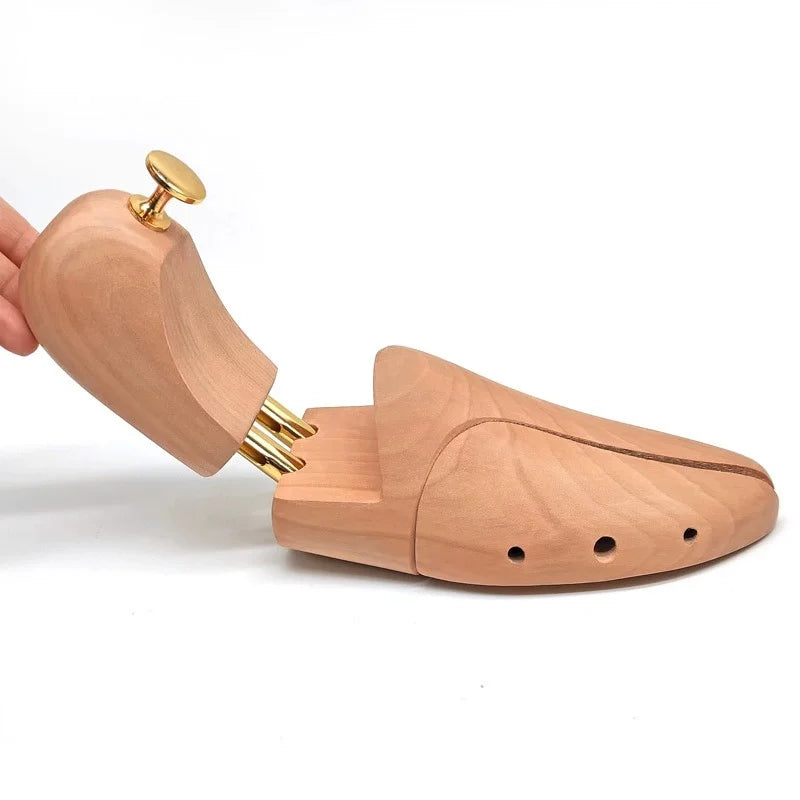Cedar Shoe Tree